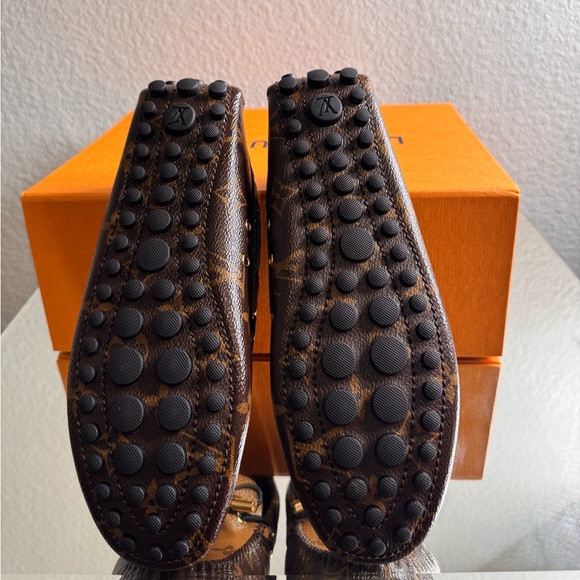 Louis Vuitton Flats - Picture 5 of 5